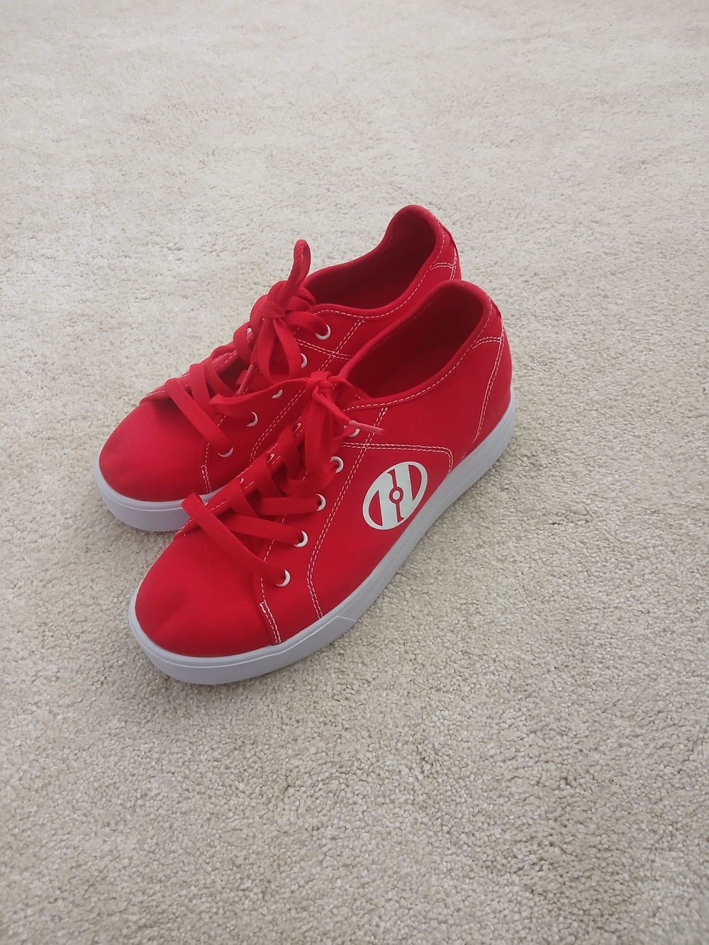 Heelys Red Canvas Size 7 Mens, 8.5 Women